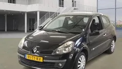 Zwart Gebruikt 2007 Renault Clio II Exception Hatchback | € 2.199 (Eerlijke prijs)