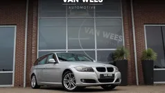 Grijs, metallic lak Gebruikt 2010 BMW 320 Executive Stationwagen | € 5.450 (Goede deal)
