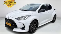 Wit Gebruikt 2023 Toyota Yaris Hybrid Sport Hatchback | € 26.950 (Eerlijke prijs)