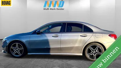 Grijs Gebruikt 2020 Mercedes A200 Business Sedan | € 23.198 (Eerlijke prijs)