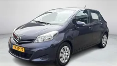Blauw Gebruikt 2013 Toyota Yaris Hatchback | € 9.950 (Eerlijke prijs)