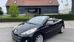 Zwart, metallic lak Gebruikt 2011 Peugeot 207 CC Roland Garros Cabriolet | € 4.700 (Eerlijke prijs)