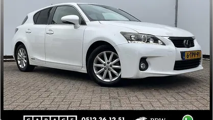 Wit Gebruikt 2013 Lexus CT200h Business Edition Hatchback | € 9.700 (Eerlijke prijs)