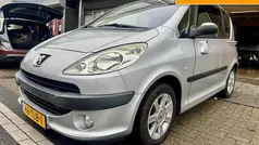 Grijs Gebruikt 2005 Peugeot 1007 Hatchback | € 1.595 (Goede deal)