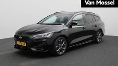 Zwart Gebruikt 2023 Ford Focus ST-Line Stationwagen | € 22.945 (Eerlijke prijs)