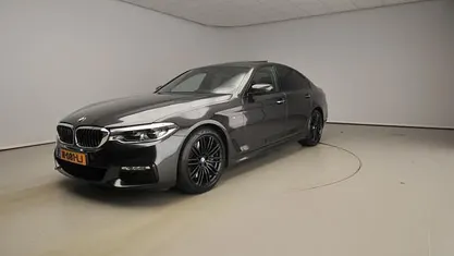 Grijs (metallic) Occasion 2018 BMW 540 Executive Sedan | € 34.900 (Goede deal)