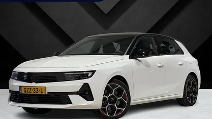 Wit Gebruikt 2023 Opel Astra Hatchback | € 28.945 (Eerlijke prijs)