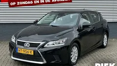 Zwart, metallic lak Gebruikt 2015 Lexus CT200h Hatchback | € 11.999 (Eerlijke prijs)