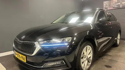 Zwart Gebruikt 2021 Skoda Octavia Business Line Stationwagen | € 12.950 (Goede deal)