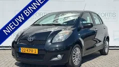 Zwart Gebruikt 2010 Toyota Yaris Hatchback | € 5.900 (Eerlijke prijs)