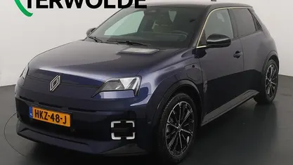 Gebruikt 2025 Renault R5 Iconic Hatchback | € 32.945 (Eerlijke prijs)