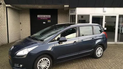 Blauw Gebruikt 2013 Peugeot 5008 Style MPV | € 4.499 (Eerlijke prijs)