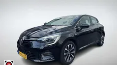 Gebruikt 2020 Renault Clio V Intens Hatchback | € 10.250 (Eerlijke prijs)