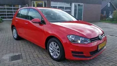 Rood Gebruikt 2016 VW Golf VII Trendline Hatchback | € 11.950 (Eerlijke prijs)
