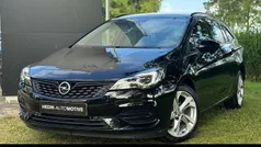 Zwart Gebruikt 2021 Opel Astra Elegance Stationwagen | € 16.945 (Eerlijke prijs)