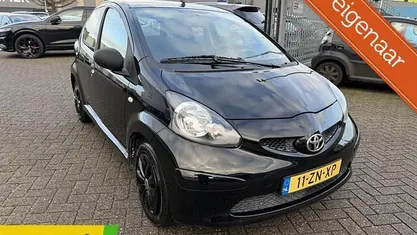 Zwart Gebruikt 2008 Toyota Aygo Hatchback | € 3.550 (Eerlijke prijs)