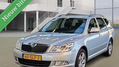Grijs Gebruikt 2011 Skoda Octavia Ambition Stationwagen | € 4.250 (Goede deal)