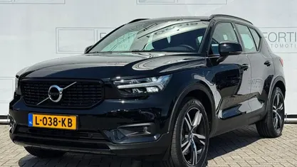 Zwart Gebruikt 2021 Volvo XC40 R-Design SUV | € 30.900 (Eerlijke prijs)
