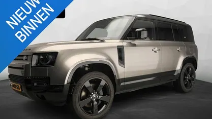 Grijs Occasion 2024 Land Rover Defender HSE Dynamic SUV | € 89.900 (Eerlijke prijs)