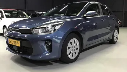 Blauw Gebruikt 2017 Kia Rio Hatchback | € 8.499 (Eerlijke prijs)