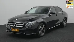 Zwart, metallic lak Gebruikt 2016 Mercedes E200 Prestige Sedan | € 21.950 (Eerlijke prijs)