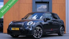 Zwart Gebruikt 2023 Mini Cooper S Hatchback | € 33.450 (Eerlijke prijs)