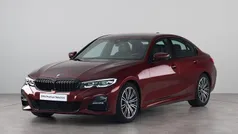 Rood, metallic lak Gebruikt 2021 BMW 320 Executive Sedan | € 35.950 (Eerlijke prijs)