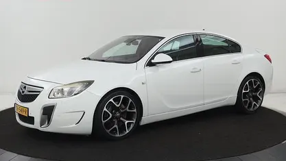 Wit Occasion 2010 Opel Insignia OPC Sedan | € 8.900 (Eerlijke prijs)