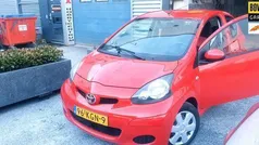 Rood Gebruikt 2009 Toyota Aygo Hatchback | € 1.999 (Eerlijke prijs)