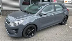 Grijs Gebruikt 2023 Kia Rio Hatchback | € 16.950 (Eerlijke prijs)