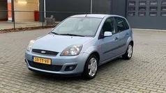 Blauw, metallic lak Gebruikt 2007 Ford Fiesta Futura Hatchback | € 2.350 (Eerlijke prijs)