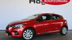 Gebruikt 2020 Renault Clio V Intens Hatchback | € 15.940 (Eerlijke prijs)