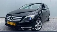 Zwart Gebruikt 2012 Mercedes B180 MPV | € 13.750 (Eerlijke prijs)