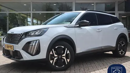 Wit Gebruikt 2024 Peugeot e-2008 Allure SUV | € 26.950 (Eerlijke prijs)