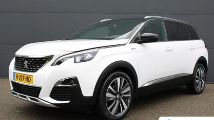 Wit Gebruikt 2020 Peugeot 5008 GT-line SUV | € 21.895 (Eerlijke prijs)