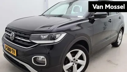 Zwart Occasion 2020 VW T-Cross Style SUV | € 19.900 (Eerlijke prijs)