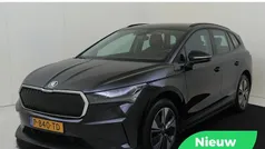 Zwart Gebruikt 2022 Skoda Enyaq iV SUV | € 26.950 (Goede deal)