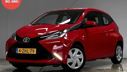 Occasion Toyota Aygo X-play 69 PK (50 kW) 2015 Rood Hatchback
