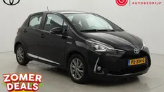 Zwart Gebruikt 2017 Toyota Yaris Hybrid Executive Hatchback | € 16.499 (Super prijs)