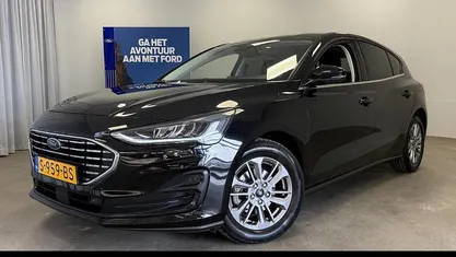 Zwart Occasion 2023 Ford Focus Titanium Hatchback | € 18.495 (Eerlijke prijs)