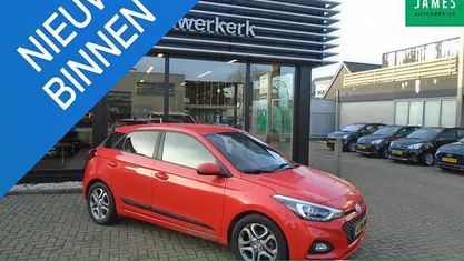 Rood Occasion 2018 Hyundai i20 Comfort Hatchback | € 9.950 (Eerlijke prijs)
