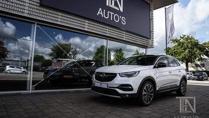 Wit Gebruikt 2021 Opel Grandland X Ultimate SUV | € 24.510 (Eerlijke prijs)