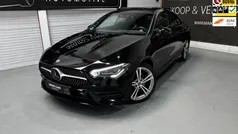 Zwart Gebruikt 2022 Mercedes CLA250e AMG Sedan | € 34.950 (Eerlijke prijs)