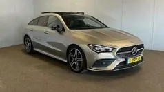 Grijs, metallic lak Gebruikt 2020 Mercedes CLA180 Shooting Brake AMG Stationwagen | € 29.250 (Eerlijke prijs)