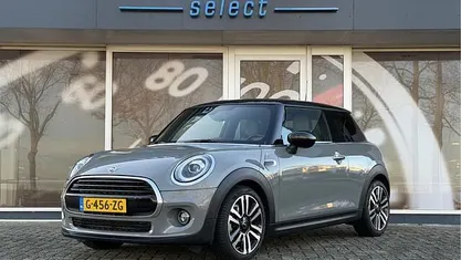 Grijs (metallic) Occasion 2020 Mini Cooper Chili Hatchback | € 20.900 (Eerlijke prijs)