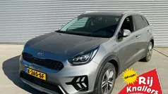 Grijs, metallic lak Gebruikt 2021 Kia Niro SUV | € 24.400 (Eerlijke prijs)