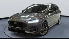 Grijs Gebruikt 2022 Ford Focus ST-Line Stationwagen | € 19.945 (Eerlijke prijs)