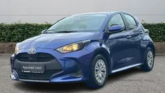 Blauw Gebruikt 2023 Toyota Yaris Sedan | € 19.950 (Eerlijke prijs)