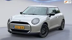 Grijs Gebruikt 2025 Mini Cooper Essential Hatchback | € 25.350 (Eerlijke prijs)