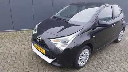 Gebruikt 2022 Toyota Aygo X-play Hatchback | € 11.750 (Super prijs)
